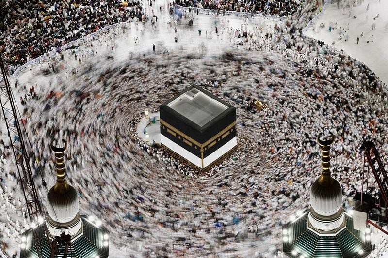 The ministry clarified that fines multiply based on the number of individuals for whom such visas are issued and who violate the pilgrimage regulations.

