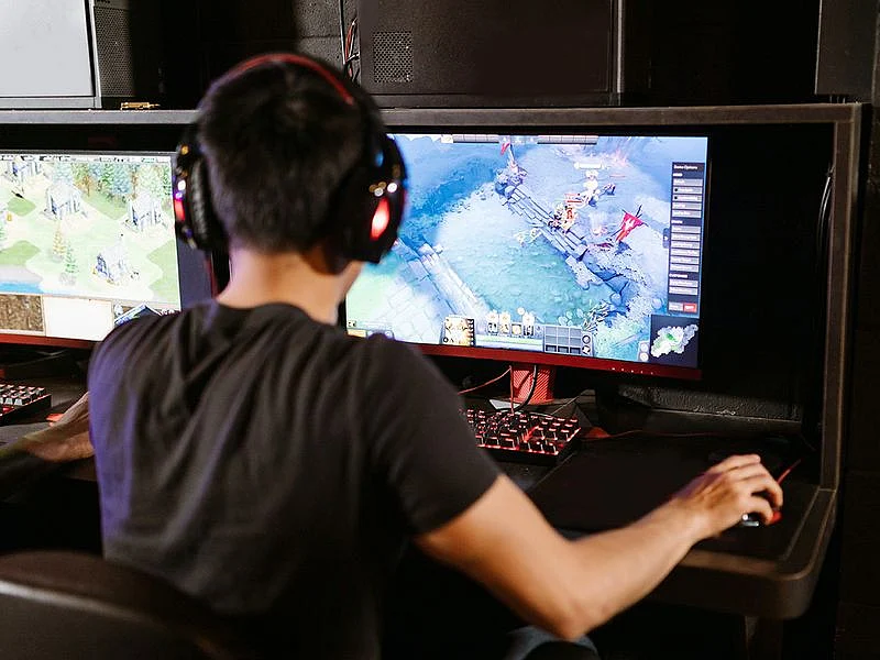 gaming monitor