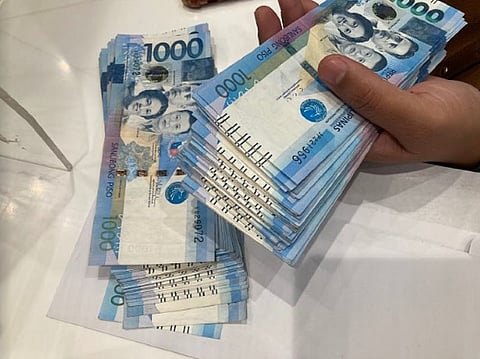 It's been a good few  on days OFWs when remitting family support back home as the Philippine peso has lost value against the US dollar to a 29-month low on Friday.