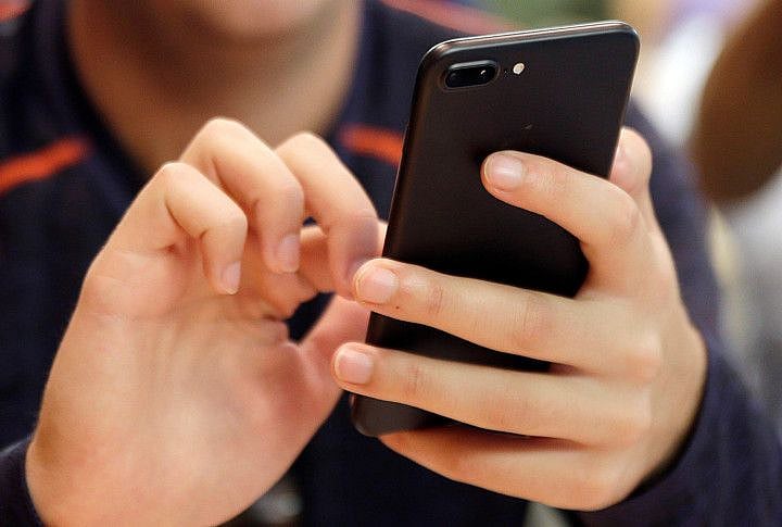 Copy of On-The-Money-NerdWallet-Avoid-Text-Message-Scam_37893--ece83-1694267834029