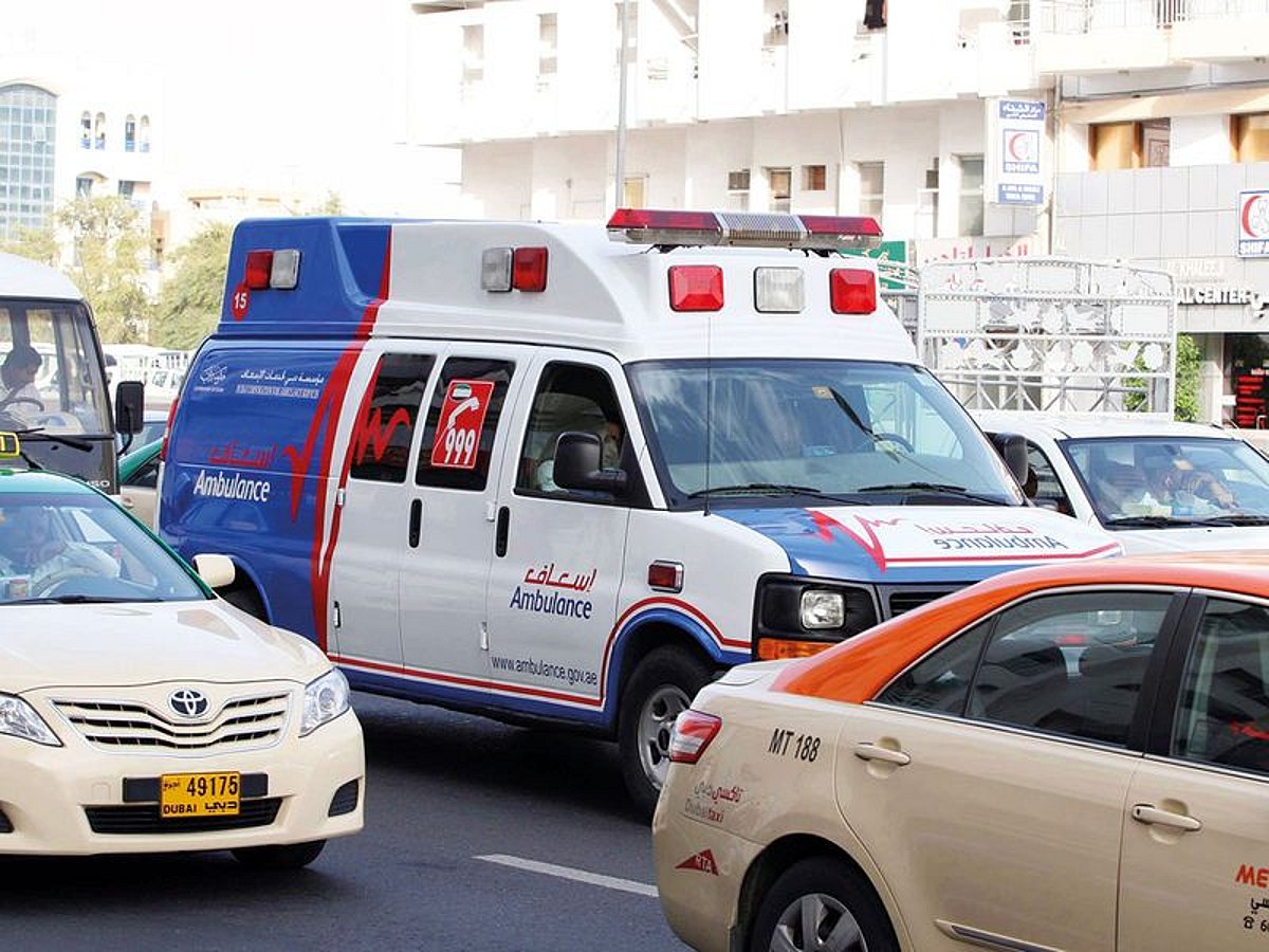 How to give way to emergency vehicles in Abu Dhabi