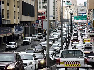 According to police, habits such as improper overtaking, ignoring lane discipline, and distracted driving disrupt the flow of vehicles.
