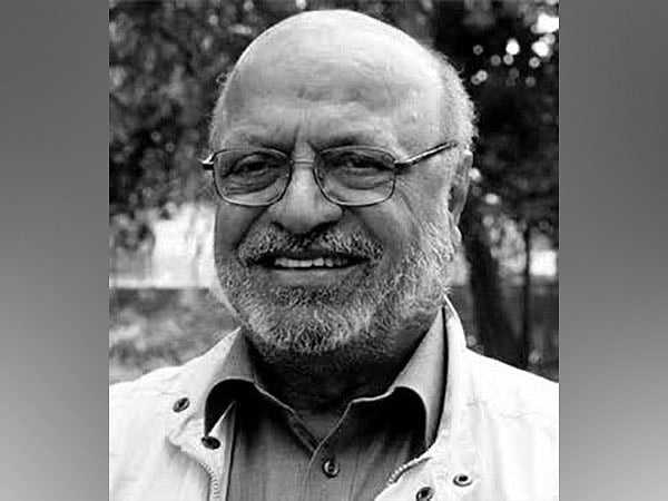Shyam Benegal (Image Source: X/@kharge)