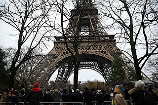 Tourists return to post-Olympic Paris for holiday magic