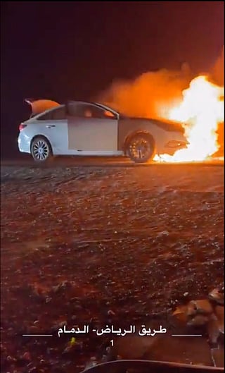 Watch: Saudi escapes car fire on Riyadh-Dammam road; video goes viral