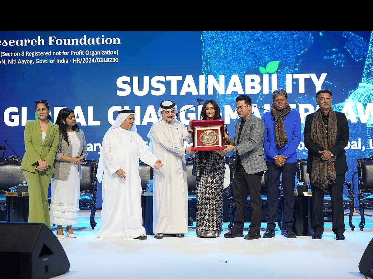 From left: Nazish Jahan Khan, Moksha Ajmera, Dr. Mohammed S. Al Kindi, Yaqoob Al Ali, Shibani Akhtar, CA Abhay Bhutada, Kapil Dev, and Suresh Oberoi