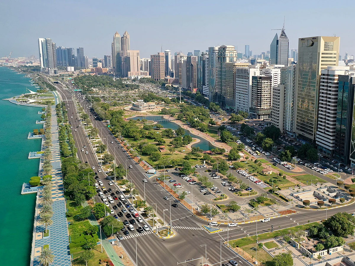 Government-funded projects must achieve a minimum two-pearl rating, while privately funded projects must achieve at least a one-pearl rating