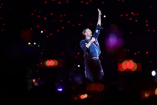 Coldplay kicks off Abu Dhabi concert with style and spectacle