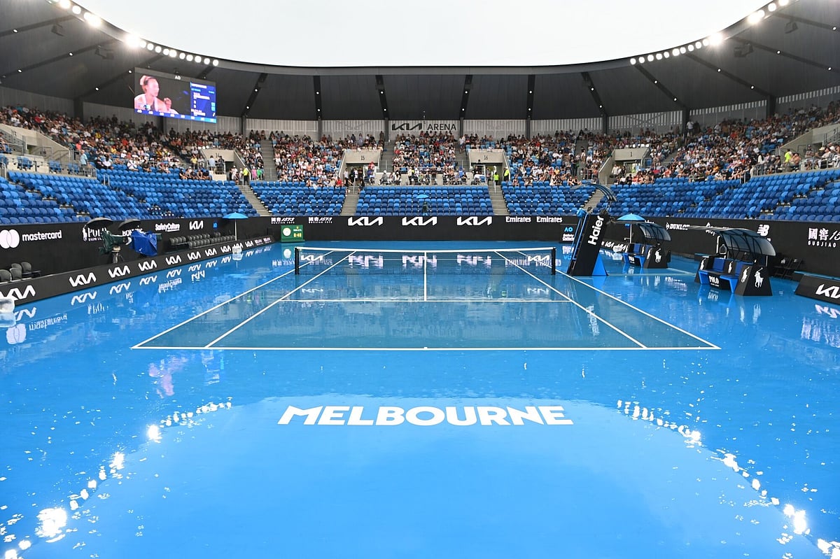 Play is suspended due to the weather during the 2025 Australian Open at Melbourne Park on Jan. 12.
