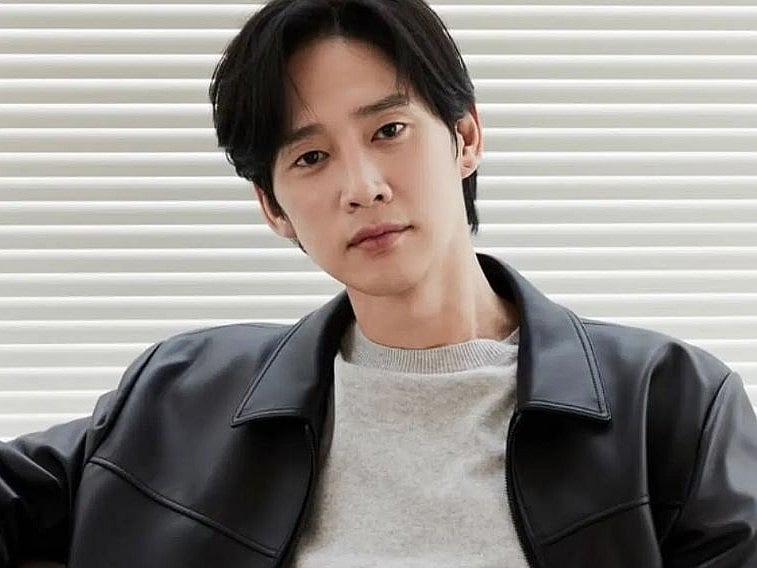 Park Sung-hoon's social media row led to his exit from his upcoming show, The Tyrant Chef. 