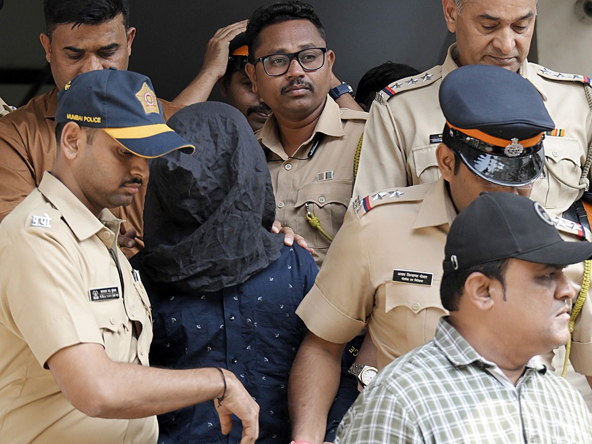 Mohammad Shariful Islam Shehzad, the arrested accused in the Saif Ali Khan attack case being bought to be produced before the Bandra Court, in Mumbai on Sunday.