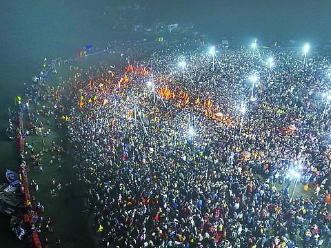 Organisers say that they are using a network of cameras and overhead drones, with AI systems crunching data to calculate the number of devotees.