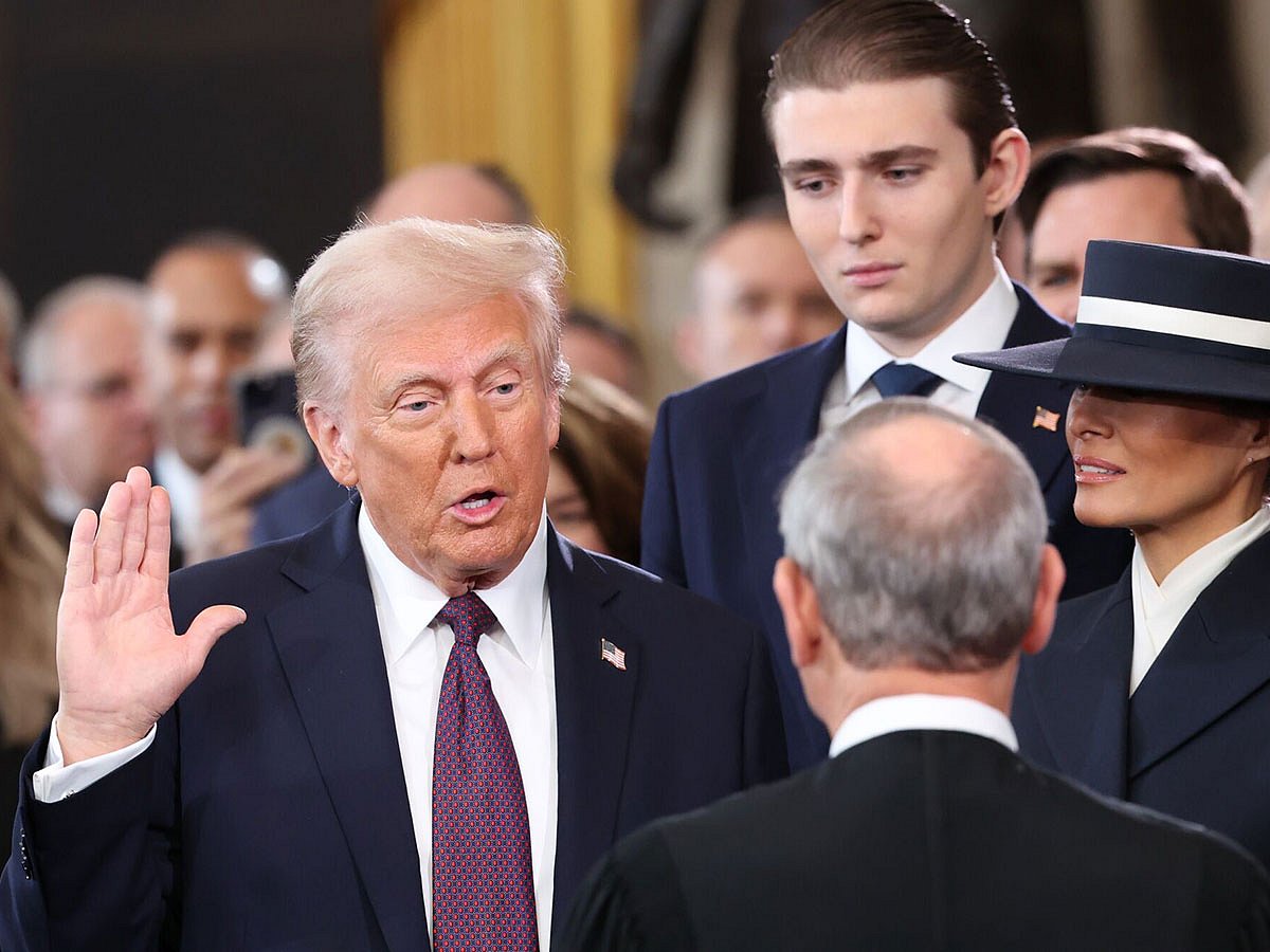 John Roberts, chief justice of the US Supreme Court, administers the oath of office to US President-elect Donald Trump, left, during the 60th presidential inauguration in the rotunda of the US Capitol in Washington, DC, US, on Monday, Jan. 20, 2025.
