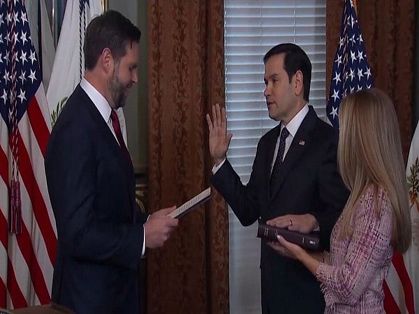 Marco Rubio taking taking oath.