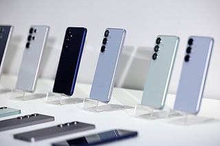 Score the best 11:11 phone deals today! 