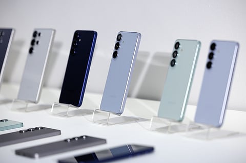 Score the best 11:11 phone deals today! 