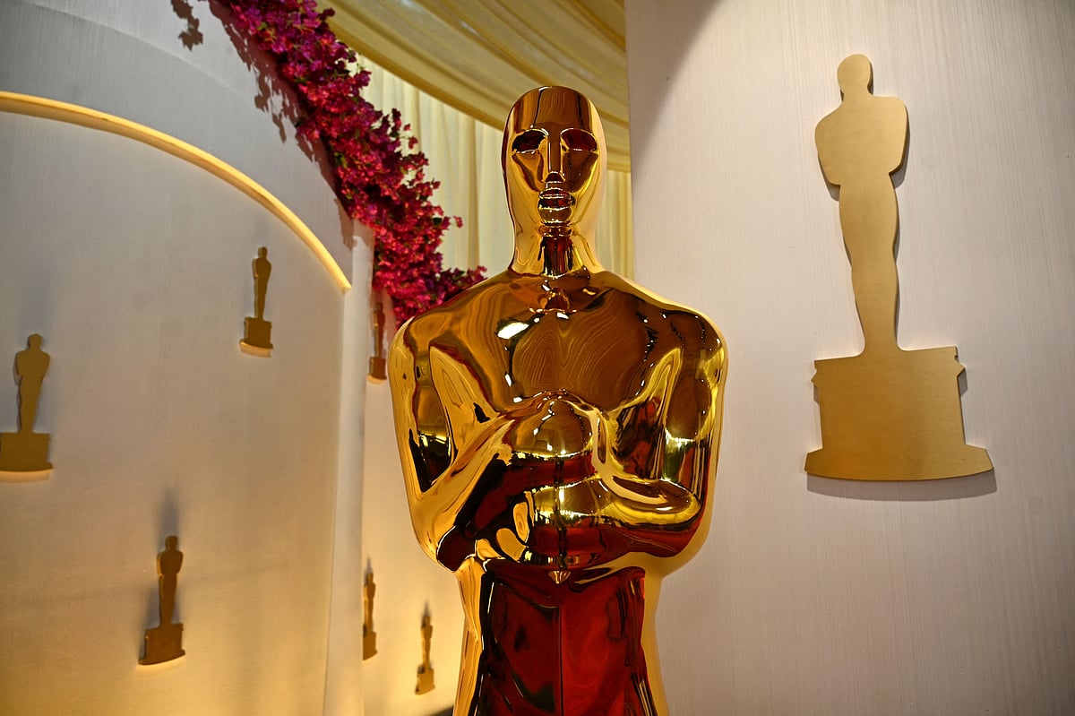 An Oscar statue