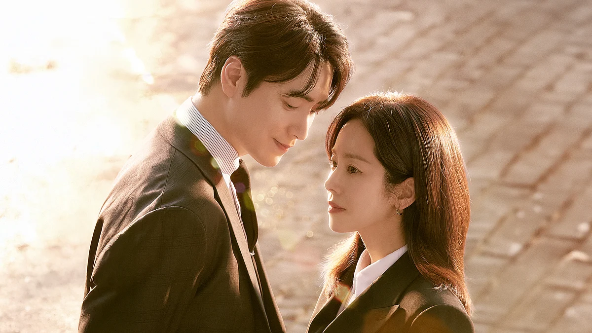 Love Scout features Lee Joon-Hyuk and Han Ji-Min in a slow-burn romance.