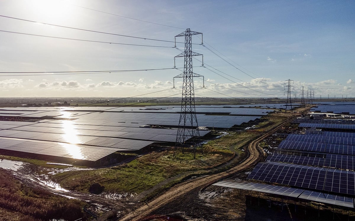Free energy from the sun: The Philippines's biggest winners in 2024 in wooing fresh capital were the energy and manufacturing sectors, as well as special economic zones. Renewable power led by solar-wind-batteries (SWB) secured Php1.38 trillion ($23.6 billion) in fresh inflows — a 40 per cent jump from 2023.
