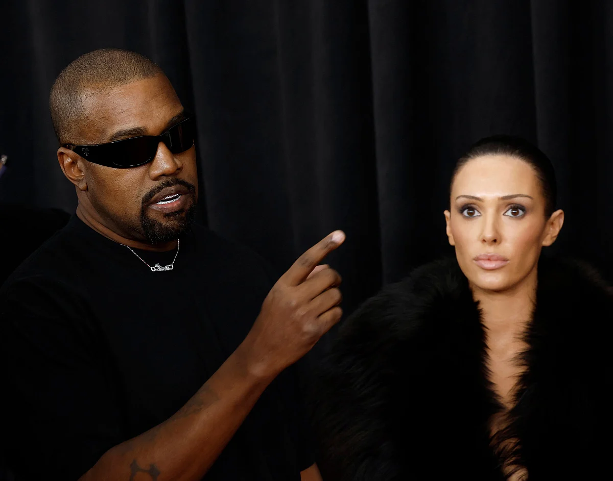  (L-R) Kanye West and Bianca Censori attend the 67th GRAMMY Awards on February 02, 2025 in Los Angeles, California.   