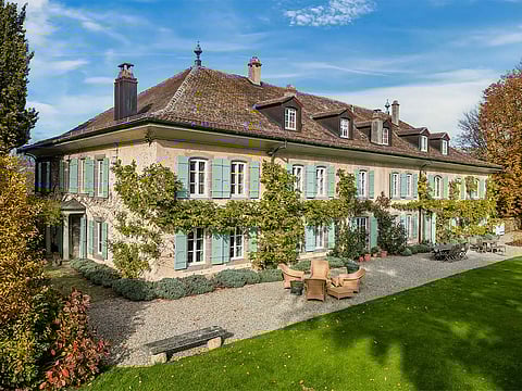 La Paisible is an 18th century farmhouse that was home to a hollywood icon. 