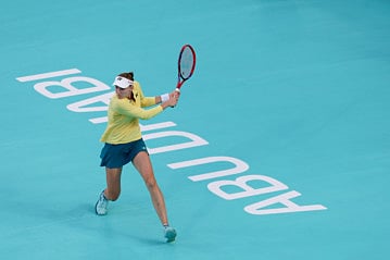 Elena Rybakina beat Ons Jabeur in a deciding-set tie-break on Thursday to reach the semi-finals of the Mubadala Abu Dhabi Open.