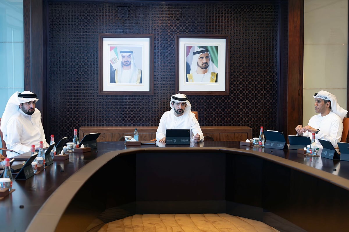 Sheikh Hamdan chairs the Executive Council Meeting in Dubai.