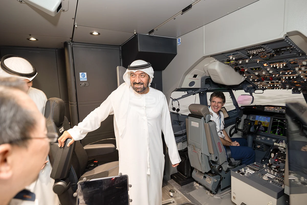 Sheikh Ahmed bin Saeed Al Maktoum, flydubai Chairman visits airline's new flight training centre. 