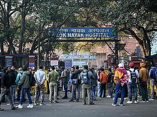 18 dead in India stampede to catch trains to Hindu mega-festival