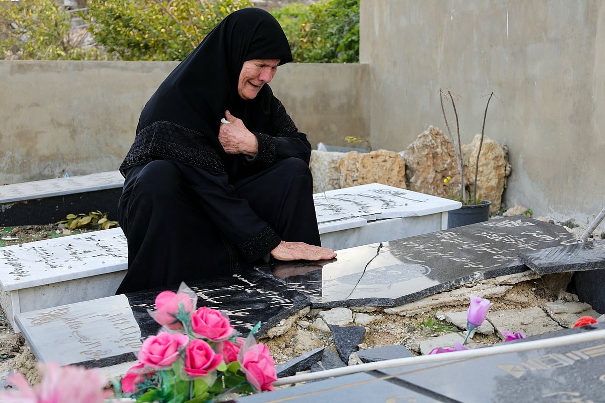 “There is no objection to placing pebbles on graves if the purpose is to support the soil,” said Turki Al Mutairi, Assistant Undersecretary for the Fatwa and Sharia Research Sector at the ministry. Illustrative image.