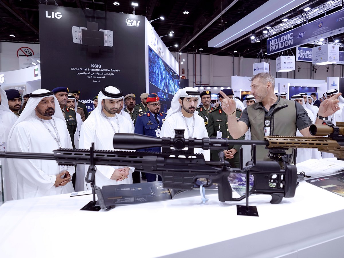 During the tour, Sheikh Hamdan visited several pavilions, interacting with both local and international exhibitors.