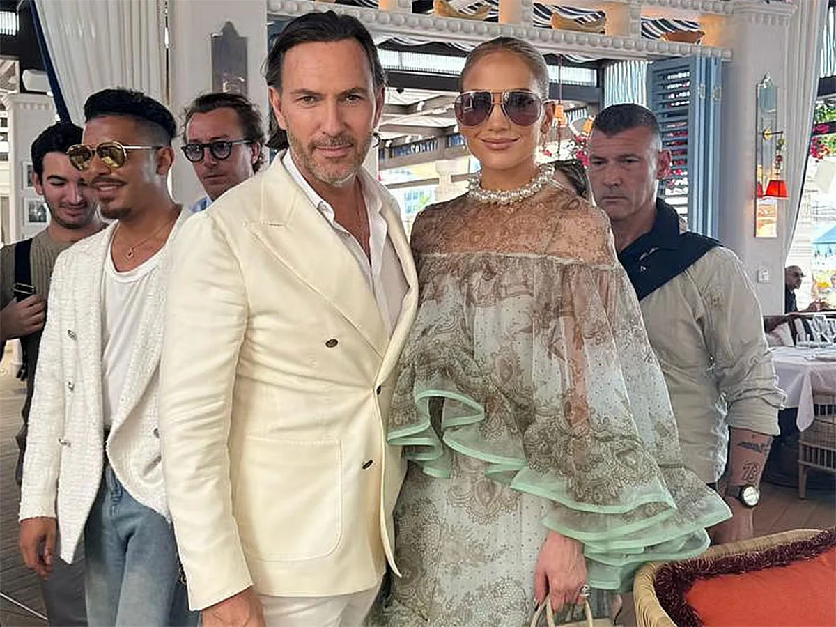 Jennifer Lopez with a fan in Dubai