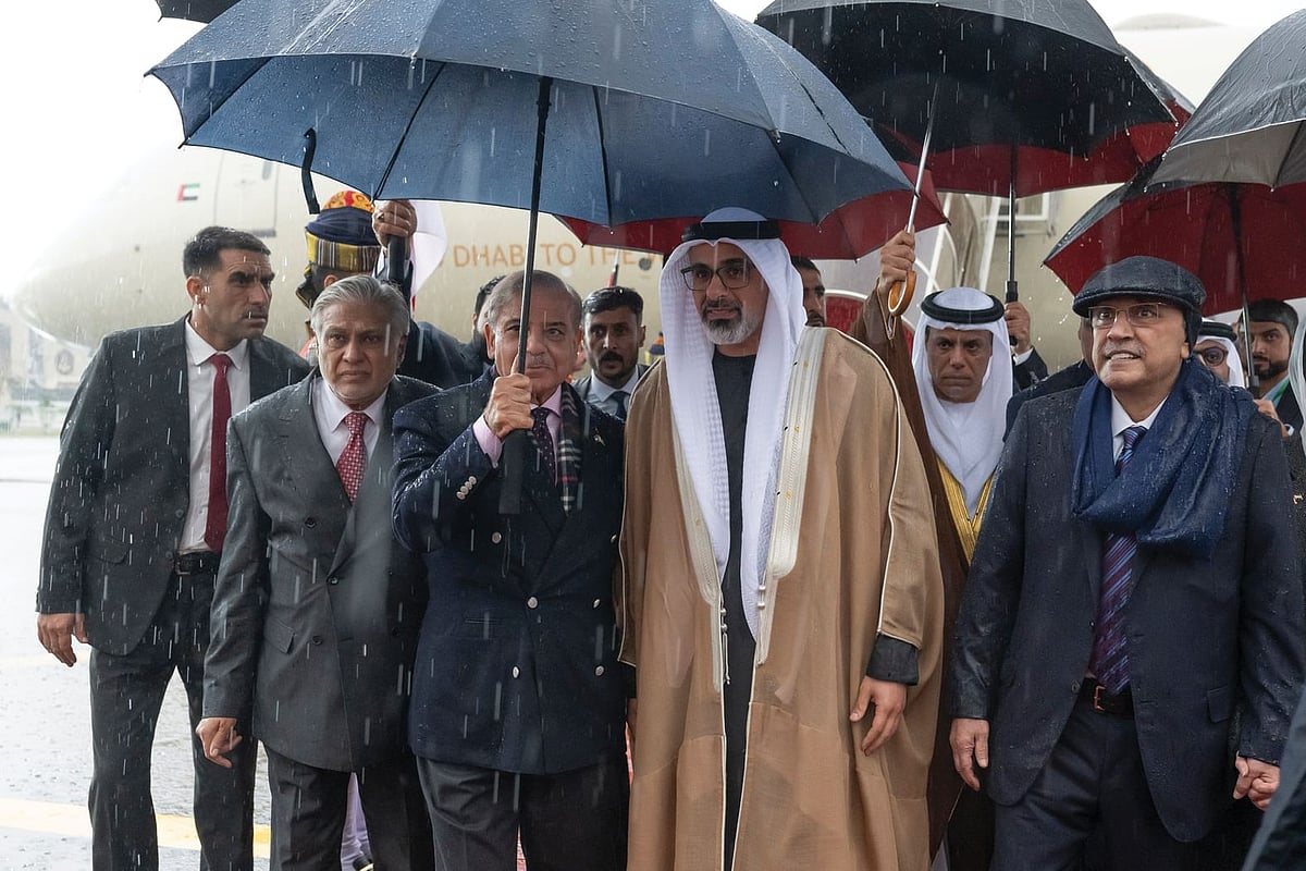 Crown Prince of Abu Dhabi Sheikh Khaled bin Mohamed bin Zayed Al Nahyan with Pakistan President Asif Ali Zardari and Prime Minister Shehbaz Sharif on his arrival in Islamabad on Thursday