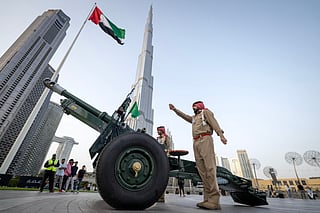 Dubai Police Mobile Iftar Cannon Brings Ramadan Spirit to Hatta and Bab Al Shams 