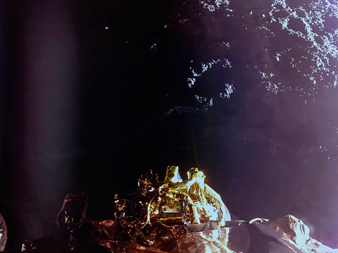 Firefly's Blue Ghost lander manoeuvres its lunar landing as part of the Ghost Mission 1.  
