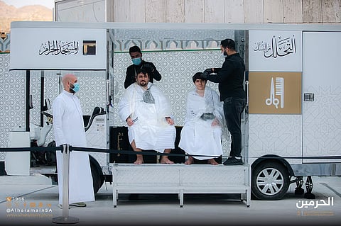 While in Ihram, pilgrims must follow strict rules, such as avoiding arguments, harming living creatures, and refraining from grooming or wearing perfume.