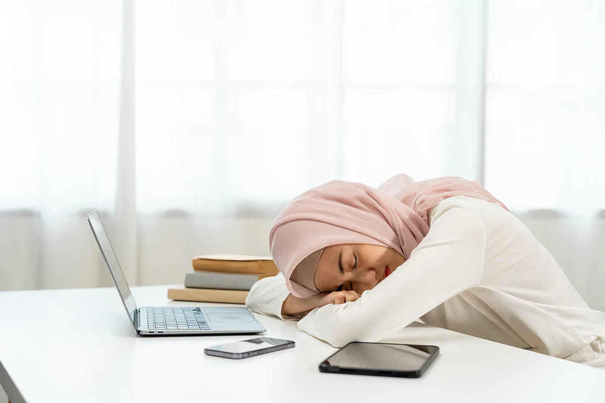 Take an afternoon nap of 20 minutes. Napping, even for just 20–30 minutes, can recharge your batteries and help improve focus and mood.