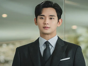 Kim Soo-hyun's agency denied all the accusations regarding the actor dating Kim Sae-ron when she was a minor