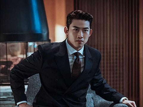 Ok Taecyon in Vincenzo played the dangerous  Jang Joon-woo, whose biggest mistake was messing with Vincenzo and his family. 