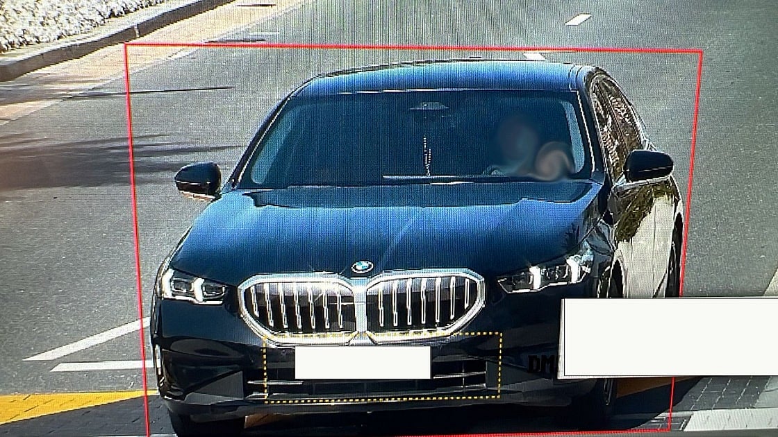 Dubai Polce on Friday announce to seize a vehicle after a child was caught streeting on a driver's lap