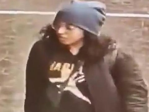 Her choice was swift and heartbreaking. She packed a small bag, left her beloved cat with a friend, and boarded a flight to Canada from LaGuardia Airport, stepping into an unknown future.