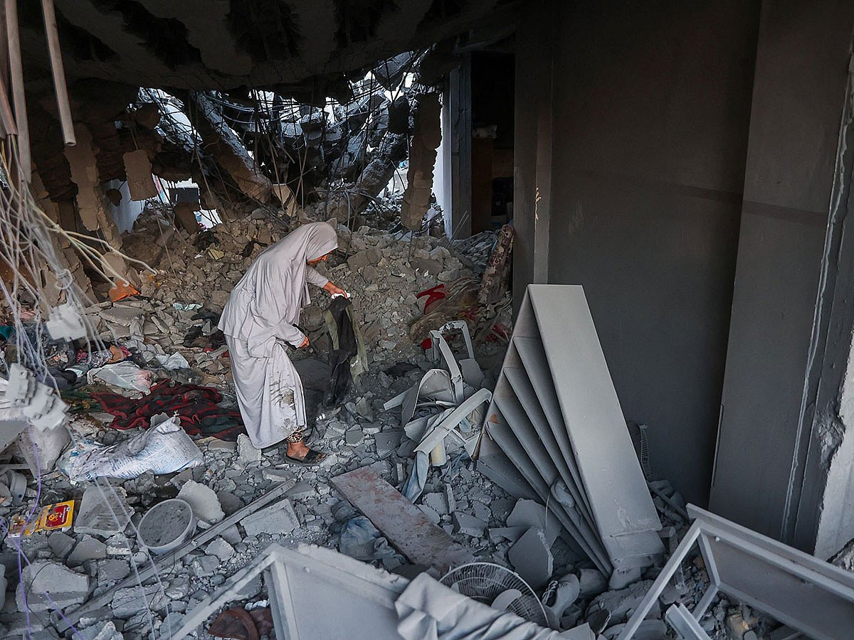 Civil defence spokesman Mahmud Bassal told AFP that 16 people died in air strikes at five locations around the Gaza Strip, and another from Israeli fire near an aid distribution centre.
