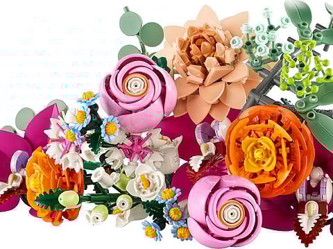 LEGO pretty pink flower bouquet 