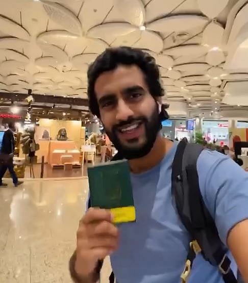 Waqas Hassan enjoyed his airport stay, tasting vada pao and collecting souvenirs.