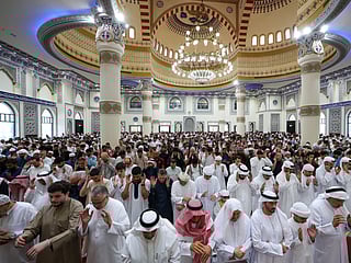 Residents offering Eid Al Fitr prayers at Al Farooq Omar bin Al Khattab Mosque in Dubai (2025).