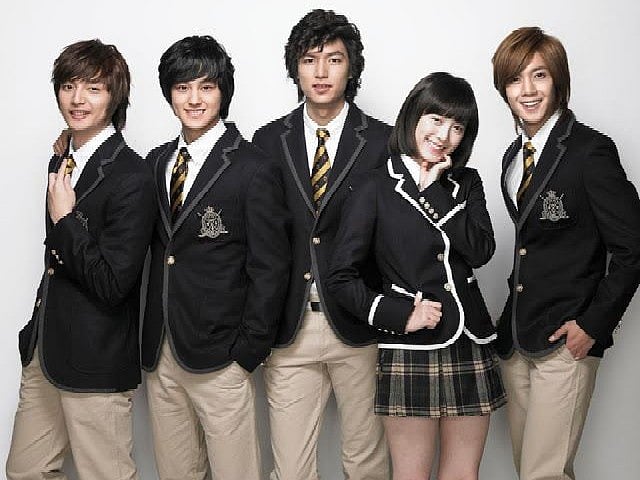 Boys over Flowers has a lot of plots, filled with love triangles, broken love stories, and evil people lurking everywhere. 