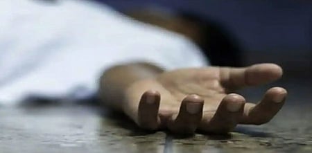 In the first case, the body of an Asian expatriate was found after he had committed suicide by hanging himself in a desert area in the southern part of Kuwait, reported Al Anba newspaper.