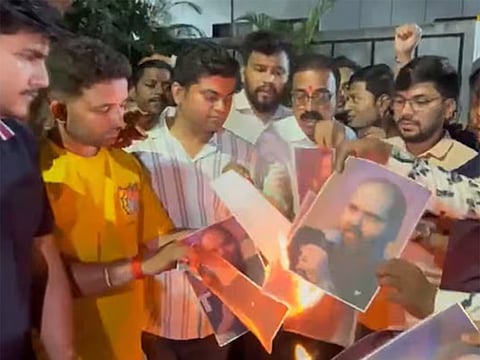 Shiv Sena workers (Eknath Shinde faction)  vandalised Hotel Unicontinental in Mumbai’s Khar area, where stand-up comedian Kunal Kamra had filmed a show that included a jibe at Maharashtra Deputy Chief Minister Eknath Shinde.