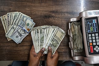 Indian rupee weakens again after RBI cuts interest rate - should UAE's Indian expats send now? Or wait? 