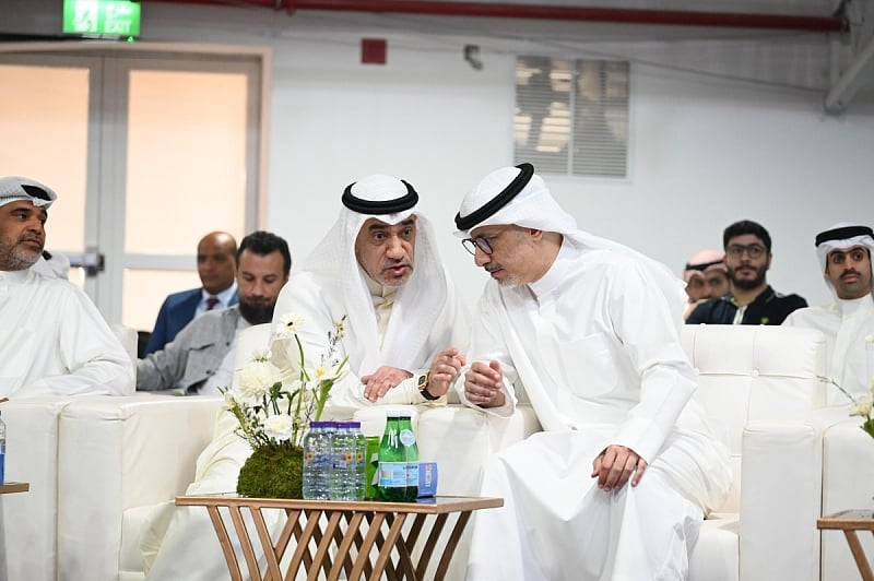 final raffle draw for this year's Ya Hala Shopping Festival was held on Saturday in the presence of the presence of Kuwait's Acting Prime Minister Fahad Al Youssef and Minister of Commerce Khalifa Al Ajeel.